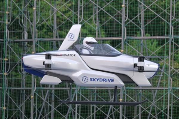 SkyDrive flying car co<em></em>ncept test flight